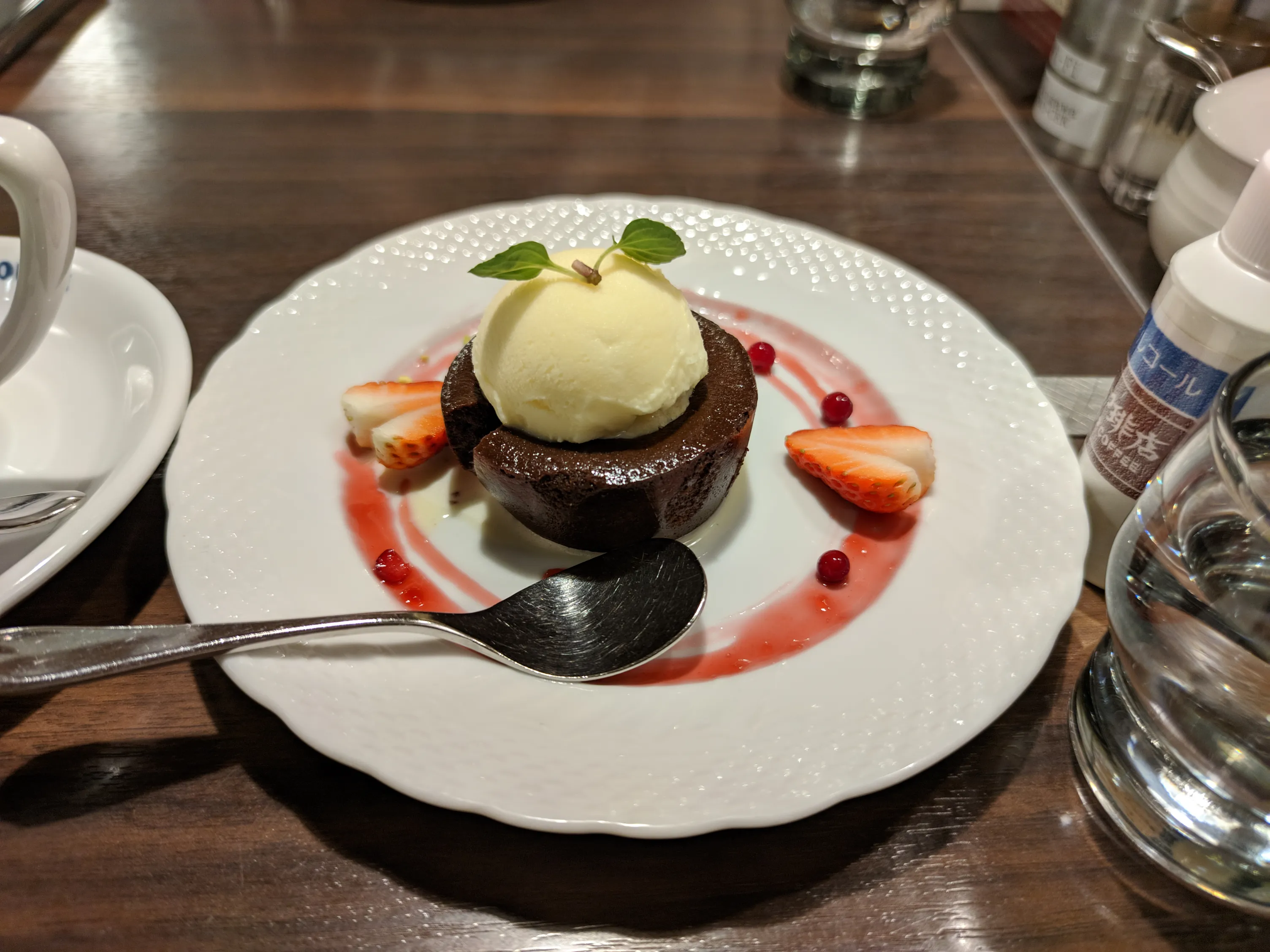 喫茶店のおしゃれなデザート